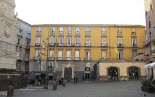 Rooms in San Domenico Maggiore 3