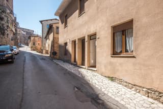 Entro le mura