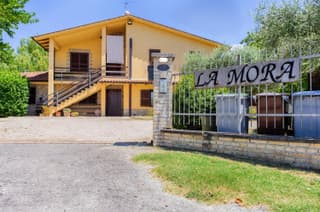 Agriturismo La Mora