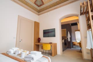 ETNEA Suite 270