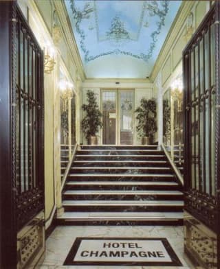 Hotel Champagne Palace