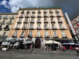 TRACK 60 - PRIVATE ROOMS GARIBALDI