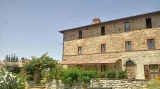 Umbrian Farmhouse Retreat with Private Pool and Garden
