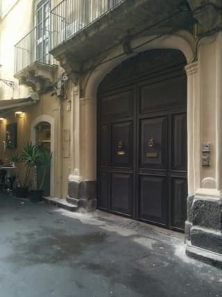 Zefnea House