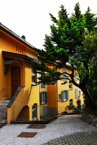 Charming Lake View Apartment