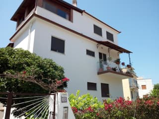 Lisa Apartment