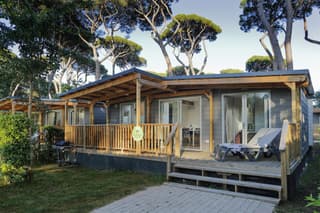 Hu Park Albatros Village